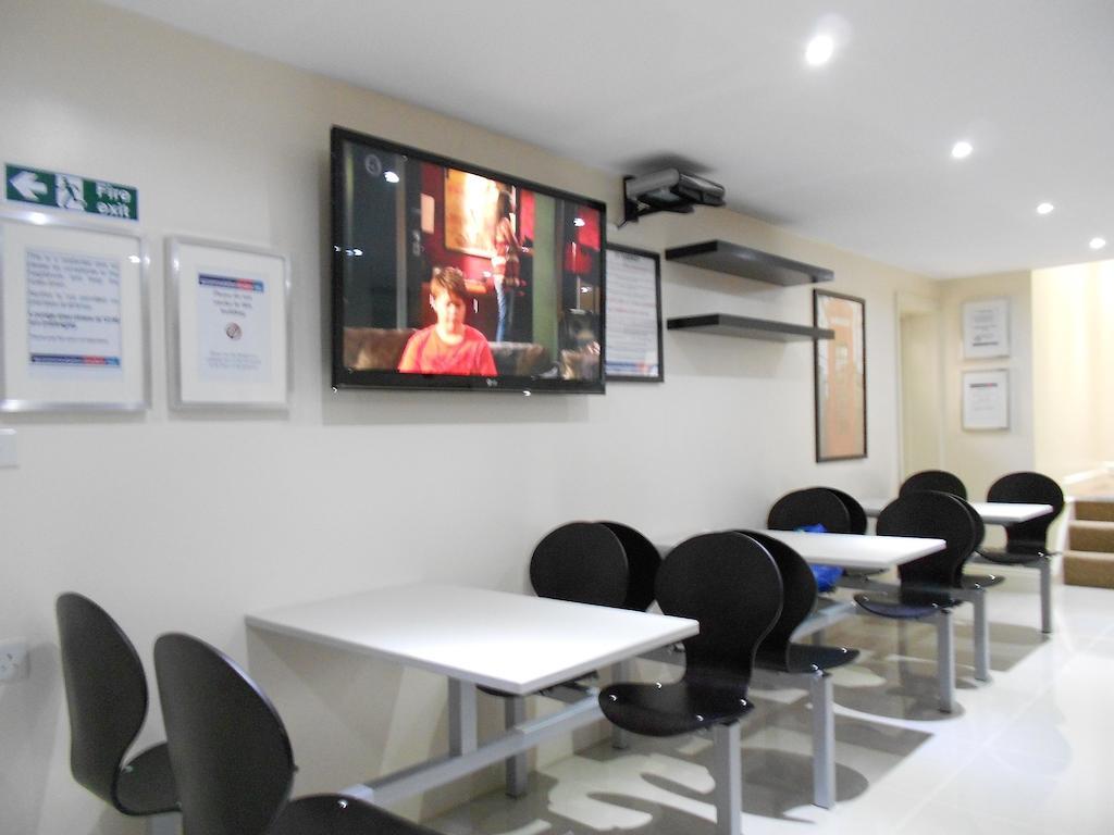 Mapesbury Hostel ลอนดอน ภายนอก รูปภาพ